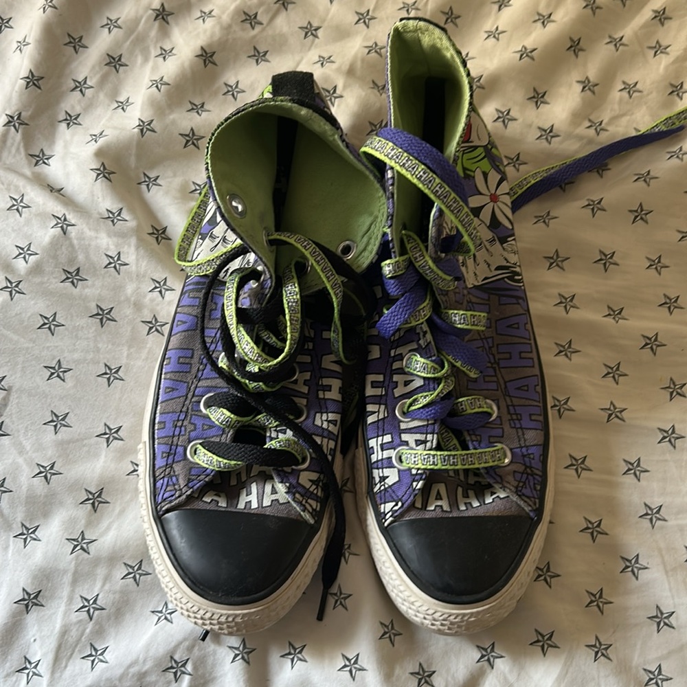 Converse High-Top Sneakers with Joker Design. Mens 6, womens 8 - Picture 2 of 7